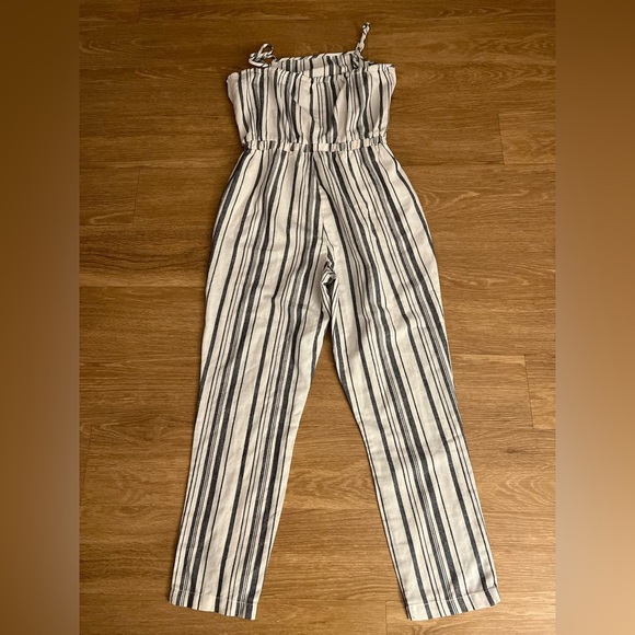 CisonoBlack and White Striped Sleeveless Jumpsuit with Relaxed Fit, size M. - Picture 3 of 13